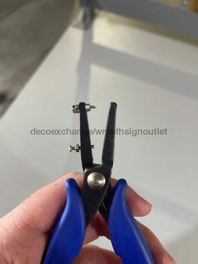 Handheld Metal Hole Punch DECOE-024 - DecoExchange