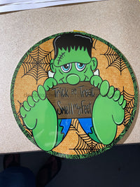 Thumbnail for Halloween Smell My Feet 10" Metal Wreath Sign - CR-006