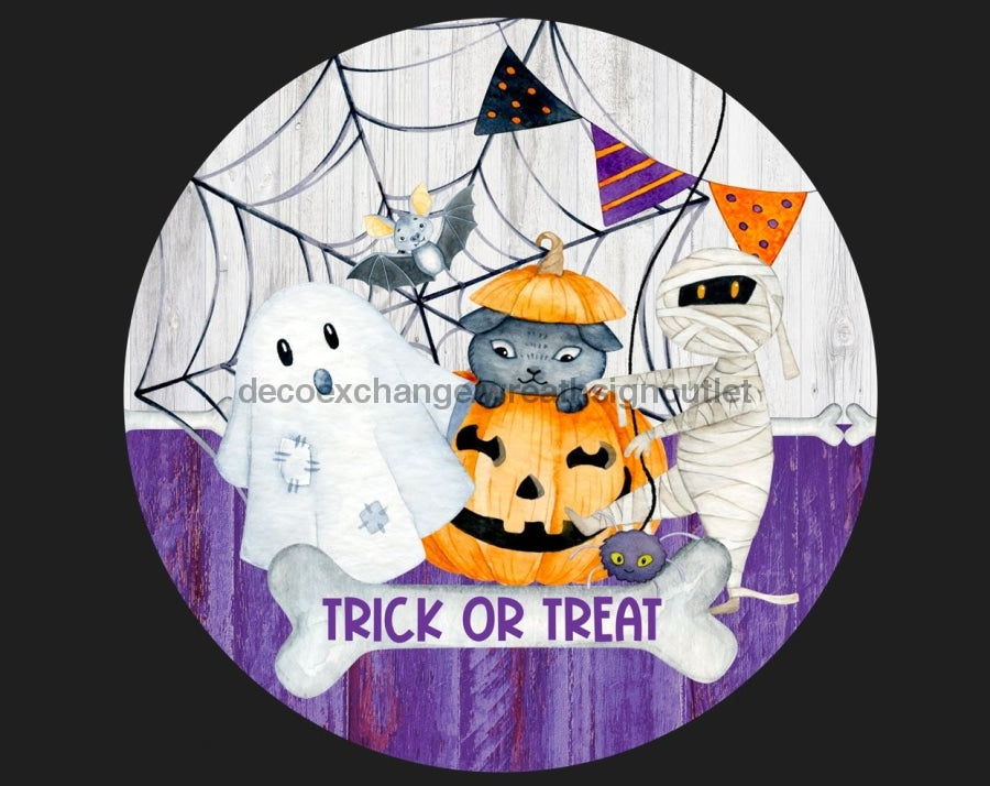 Wreath Sign, Halloween Sign, Trick or Treat Sign, DECOE-1178, Sign For Wreath, Round Sign, DecoExchange - DecoExchange