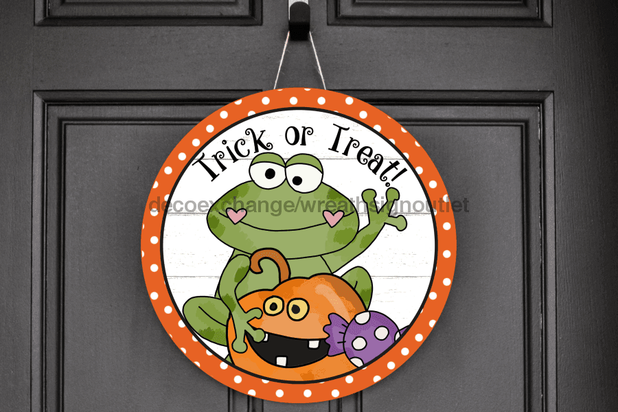 Wreath Sign, Halloween Sign, Trick or Treat Sign, Frog Sign, DECOE-2025, Sign For Wreath, DecoExchange - DecoExchange